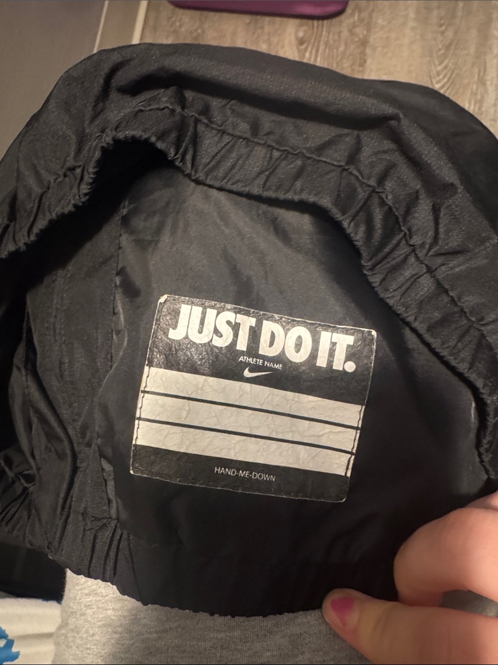 Nike Black Kids' Hooded Windbreaker with White Swoosh size 6 (M) - Picture 5 of 6
